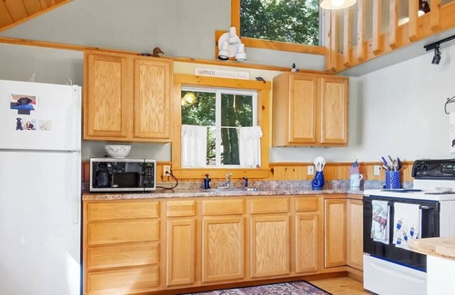 Palermo Cabin | Romantic cabin nestled on Sheepscot Lake with amazing views