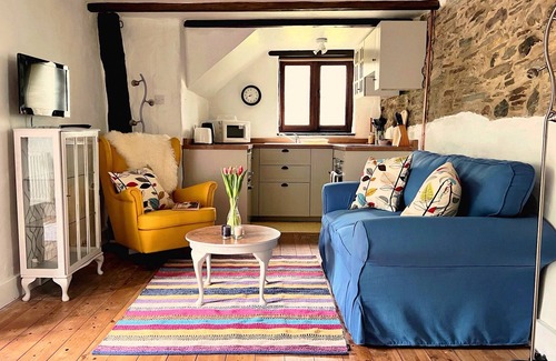 Clearbrook Apartment | Romantic dog-friendly apartment on Dartmoor in beamed 17th century barn
