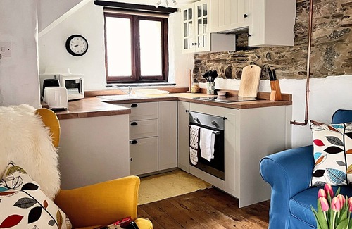 Clearbrook Apartment | Romantic dog-friendly apartment on Dartmoor in beamed 17th century barn