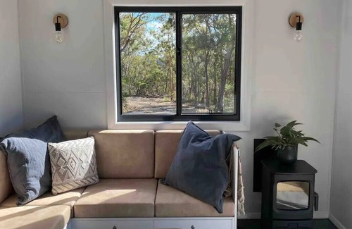 Bucketty House | Romantic escape: Summer Hill Tiny home