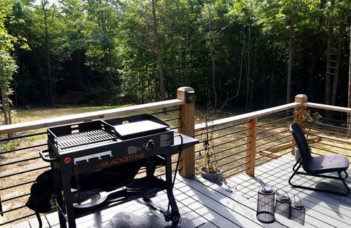 Dobson Cabin | Romantic Escapes in this Stunning A-Frame in North Carolina with Access to a Private Hot Tub and Fire Pit