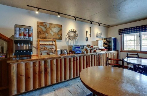 Galena House | Romantic Galena Retreat: Themed Rooms & Heated Pool | 3 Units