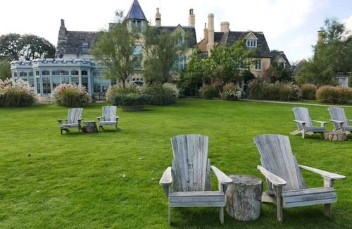 Christchurch Apartment | Romantic getaway, adjacent to river/golf course