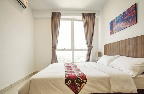 Downtown George Town Apartment | Romantic Getaway in Private Penang Suite