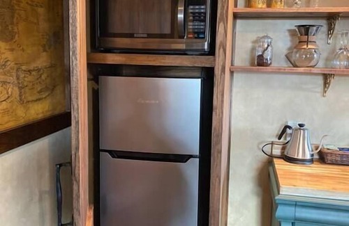 Bella Vista House | Romantic Hobbit Hole and Second Breakfast