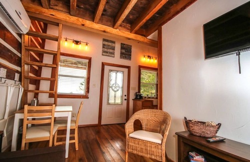 Flint Cabin | Romantic Innisfree Cottage w/Lakeview & Firepit