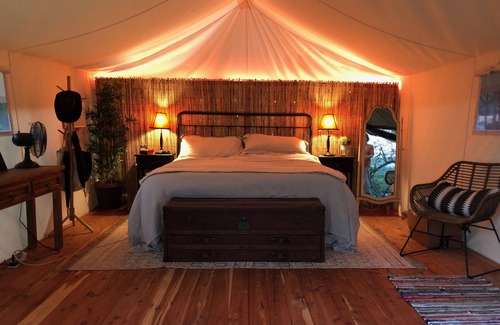 Spicewood Bed & Breakfast | Romantic Lakefront Escape: Massage, Yoga, Winery, Kayaks, SUPs, Krause Springs!