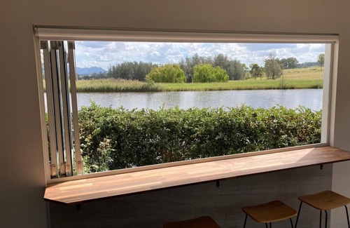 Lovedale House | Romantic lakehouse set in a private vineyard in the Hunter Valley