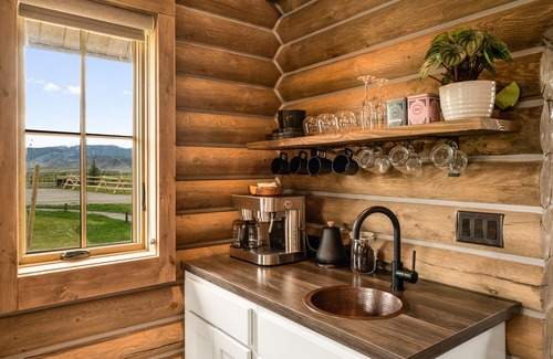 Livingston Cabin | Romantic Log Cabin in Paradise Valley, Montana