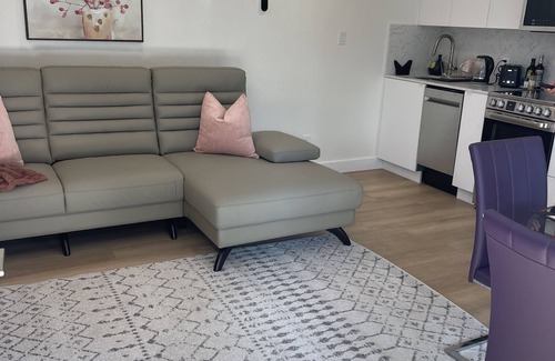 Upper Lonsdale House | Romantic Pink Suite