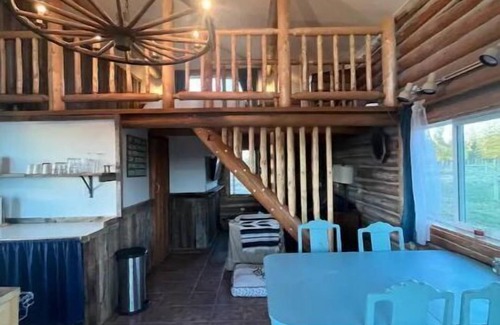 Driggs House | Romantic private Log Cabin with horse pasture