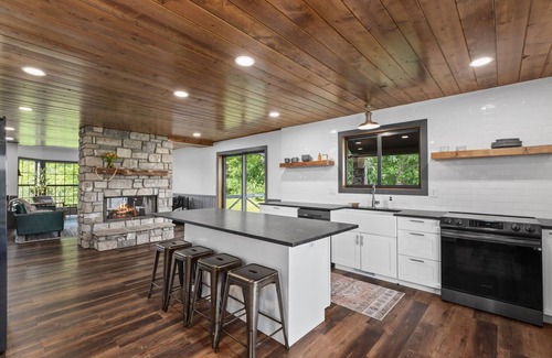 Farmington Cabin | Romantic renovated country cabin with views.