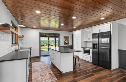 Farmington Cabin | Romantic renovated country cabin with views.