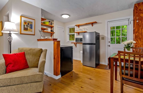 Arden House | Romantic Rural Retreat/Hot tub/Fishing/Pond view/Woods/Private