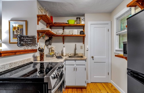 Arden House | Romantic Rural Retreat/Hot tub/Fishing/Pond view/Woods/Private