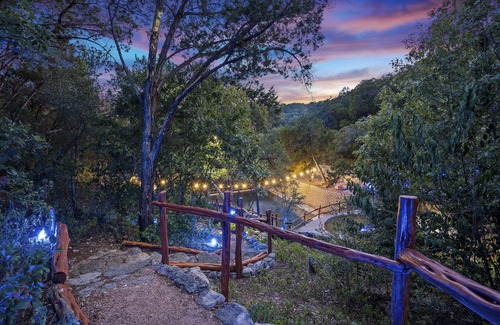 Scenic View West House | Romantic Secluded Studio with private Koi Pond and huge Natural Pool