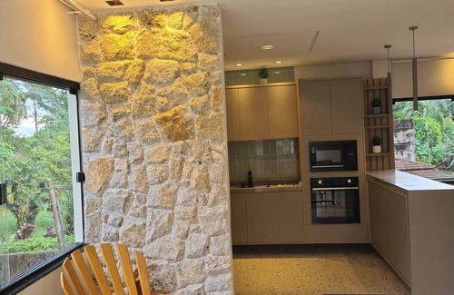 Penedo Apartment | Romantic Sheep House in the center of Penedo