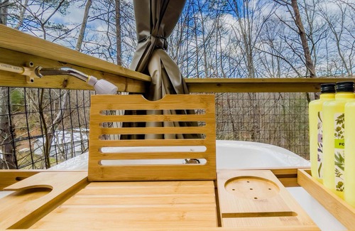 Cosby Cabin | Romantic spot! Huge deck with outdoor soaking tub