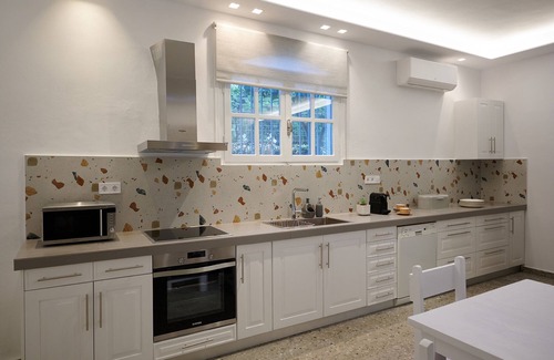 Almyropotamos House | Romantic villa 5 min from the beach and the small fish port