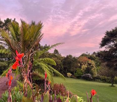Massey House | Romantic vintage retreat away in West Auckland