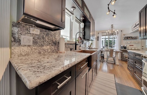 River Pines House | Romantic weekend getaway in the heart of wine country.