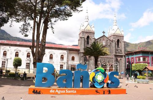 Banos de Agua Santa House | Romina House Baños