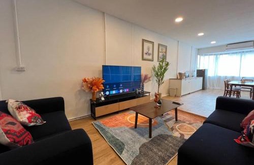 China Town Apartment | Roof Top 4BR Top Private Floor, china town, center