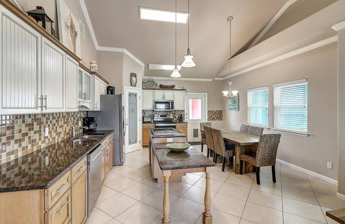 Safe Harbor House | Rooftop Deck with Gulf and Bay Views, Pet-Friendly, Spacious Home, Sleeps 12