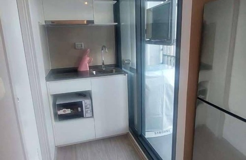 Ramkhamhaeng Condo | Rooftop pool shopping mall gym train boat bus walk 5 min wifi room top floor