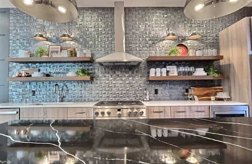 Cherokee Triangle House | Rooftop w/4 Suites @ Bungalou + Bourbon Bar + Gameyard