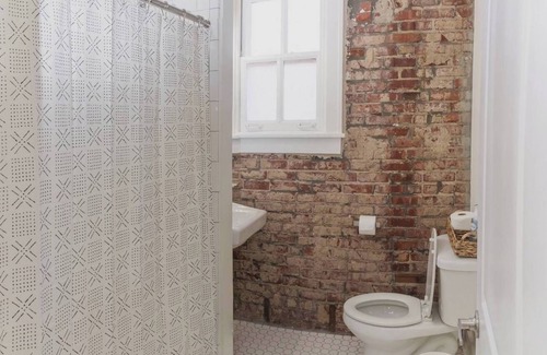 Brady Arts District Hotel | Room 3-4 Summary: In