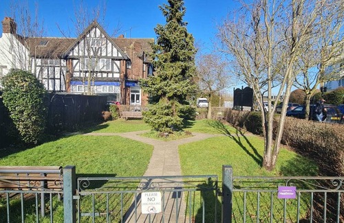 Iver House | Room 5 - Double Bedroom with Sofa and additional Single bed - Loft Room