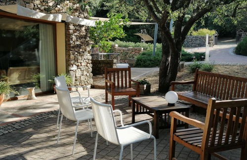 Aglientu Apartment | Room 'Angelo' with Shared Pool, Private Terrace and Air Conditioning