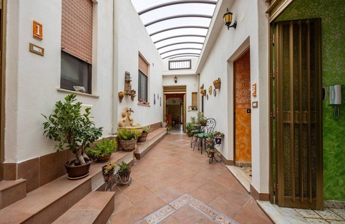 Ficarra Apartment | Room 'Appartamento 1 - Stanza 12' with Shared Terrace, Wi-Fi and Air Conditioning