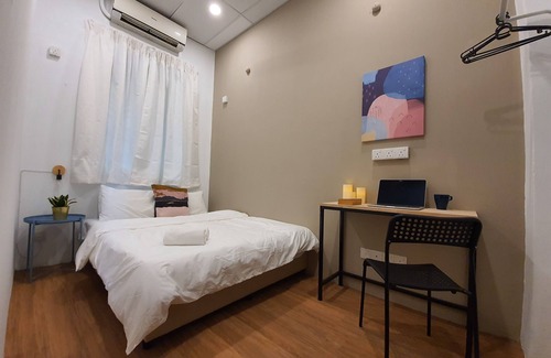 Downtown George Town House | Room at Jln Loh Boon Siew Georgetown