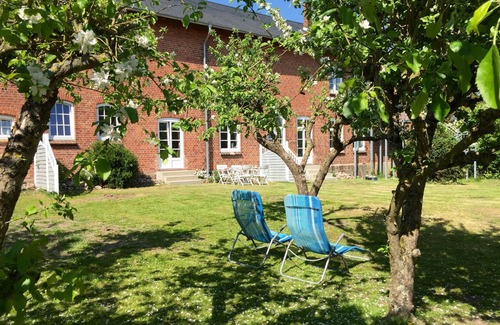 Schlagsdorf Apartment | Room 'Blaues Zimmer' with Shared Garden and Wi-Fi