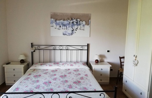 Magliano in Toscana Other | Room 'Calendula Con Vista' with Shared Pool, Wi-Fi and Air Conditioning