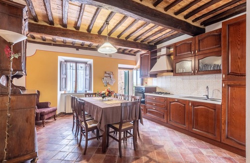 Montalcino Bed & Breakfast | Room 'Camera Blu' with Shared Terrace and Wi-Fi