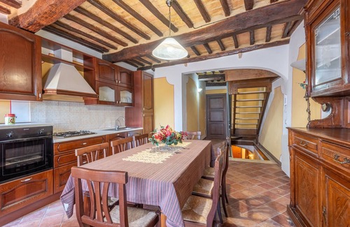 Montalcino Bed & Breakfast | Room 'Camera Blu' with Shared Terrace and Wi-Fi