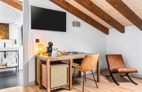 Muros de Nalon Apartment | Room 'Doble Premium' with Shared Pool, Wi-Fi and Air Conditioning