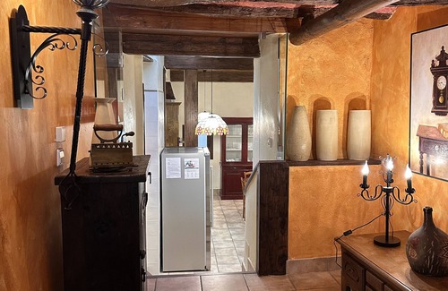 Lerin Apartment | Room 'El Tordo' with Mountain View, Wi-Fi and Air Conditioning