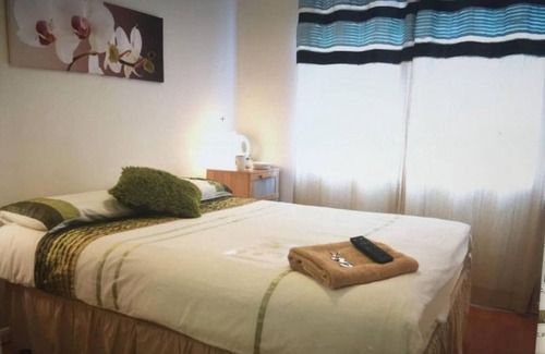Harlington House | Room-family Room Sleeps 3 With 1 Double
