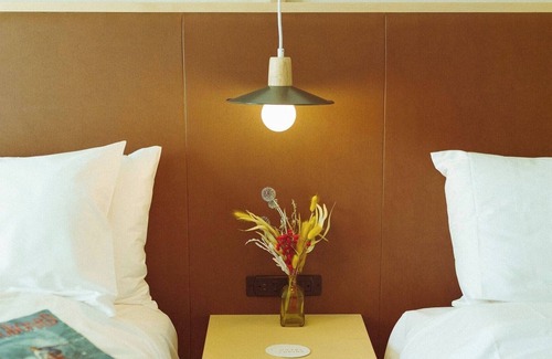 San Jacinto Hotel | Room for 4: 2 Queens, Pool Patio & Roof Bar with Ocean Views