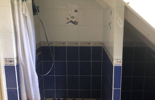 Baie-Mahault Bed & Breakfast | Room for rent in beautiful villa