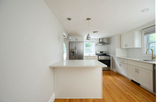 Braintree House | Room for rent in newly renovated suburban home. Close to Hwy/MBTA and hospitals