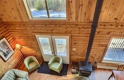 Saint-Paul-de-Montminy Apartment | Room in the Heart of the Coulée Mountain