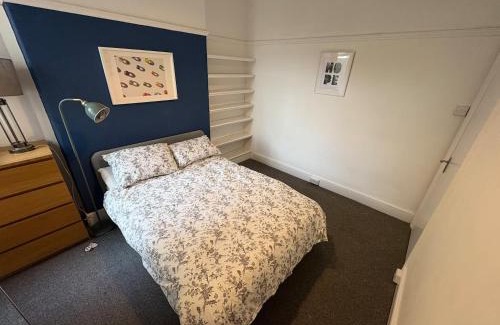 Gabalfa House | Room in Cardiff City near Hospital