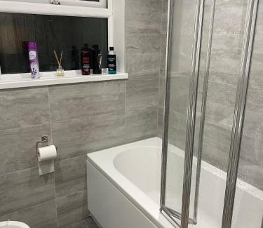 Gabalfa House | Room in Cardiff City near Hospital