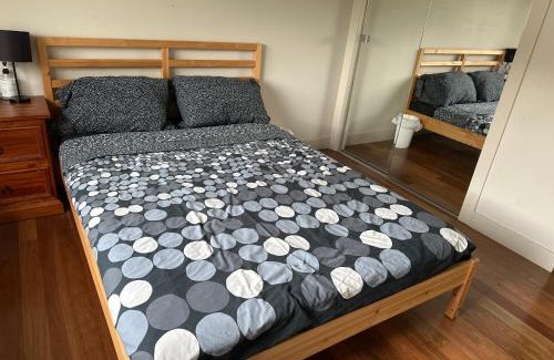 Kew East House | Room in Kew East