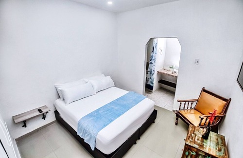 Cartagena Cabin | "room in Lodge - Tr-a4d Hostel Room Near Castillo San Felipe With Pool and Wifi"
